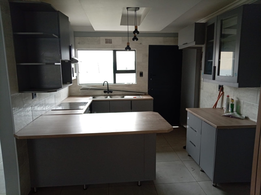 4 Bedroom Property for Sale in Northcrest Eastern Cape